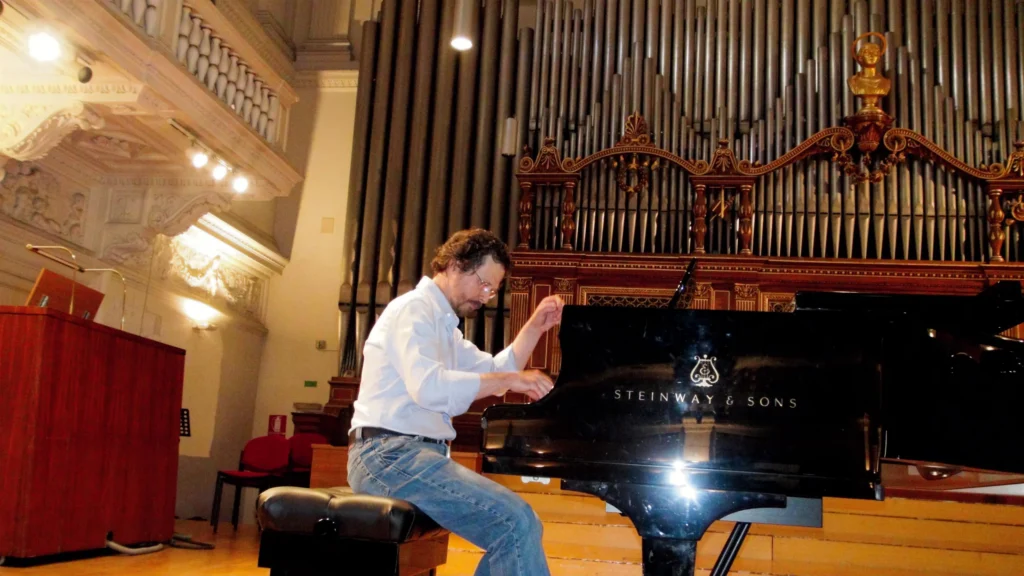 Andrea esegue Mephisto waltz nr.1 al Conservatorio di Musica "Santa Cecilia" di Roma.
